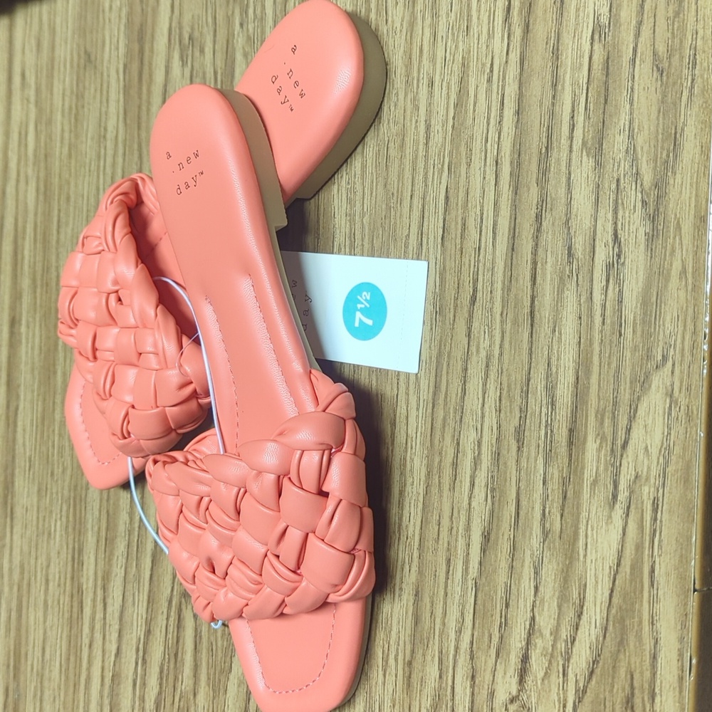 a new day ladies 7.5 pink sandals NWT slides - Picture 2 of 4